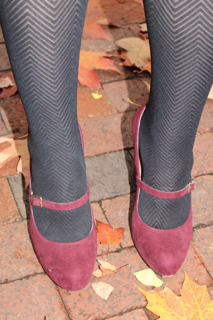 DC Girl in Pearls | Textured Tights ft. J.Crew Factory, Sole Society & Banana Republic