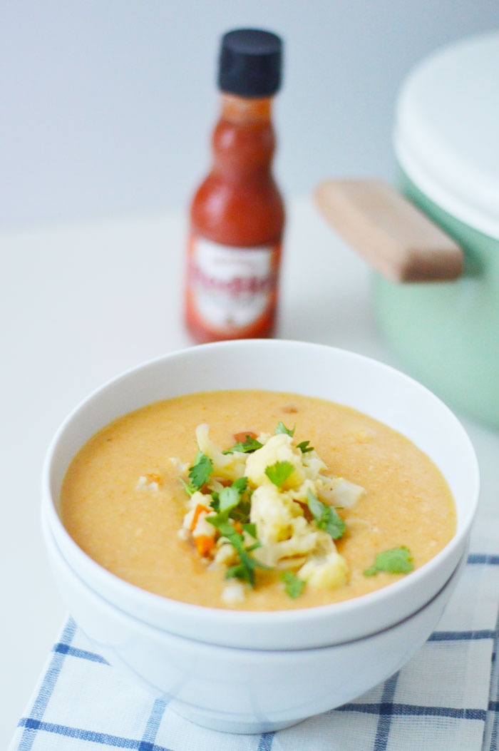 Vegan, gluten-free comfort food at its best - Buffalo Cauliflower Soup! | dcgirlinpearls.com