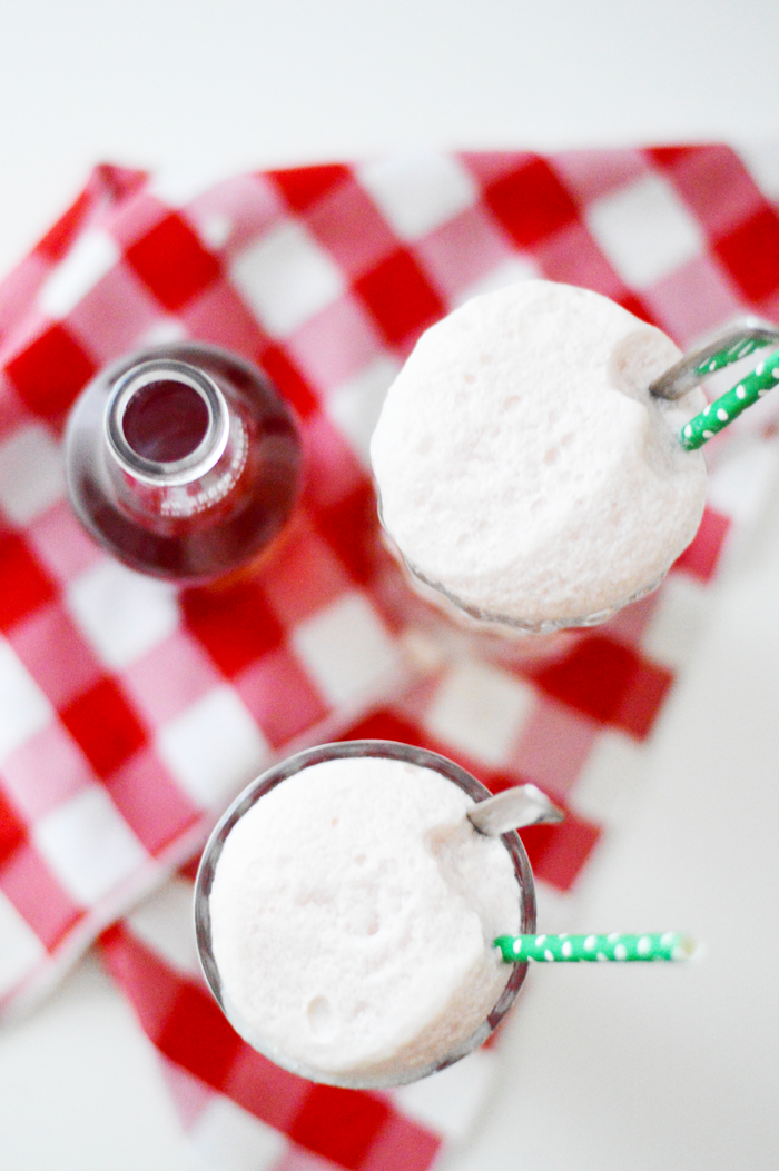 Homemade Ice Cream Floats - No ice cream maker needed! | dcgirlinpearls.com