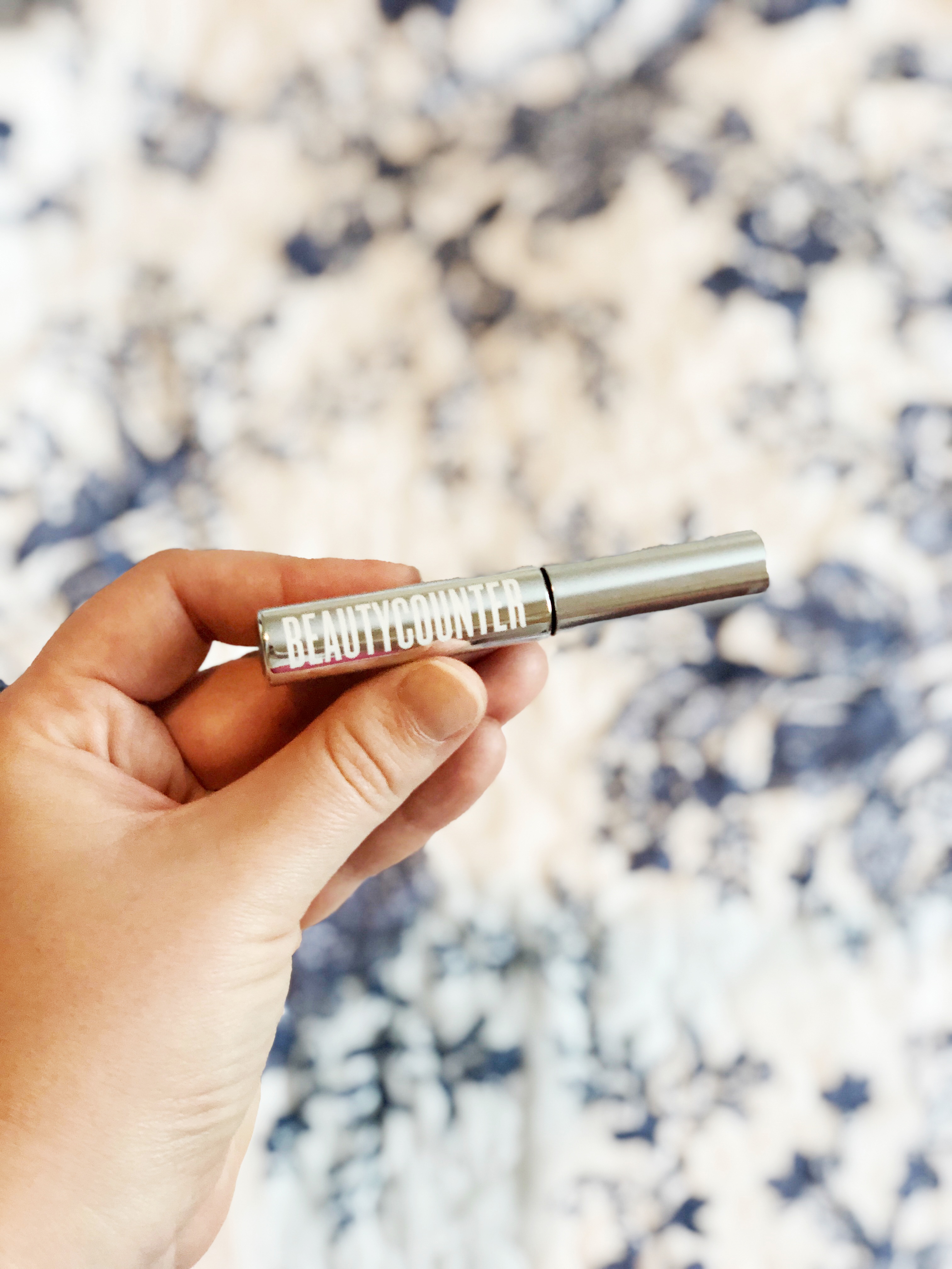 Beautycounter Brilliant Brow Gel Review - DC Girl in Pearls #beautycounter #brows #browgel